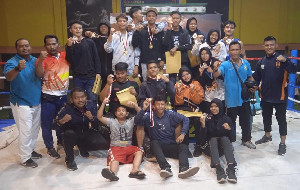Tim Tinju Tuan Rumah Bireuen Raih Juara Umum Kejurda Tinju Se-Aceh