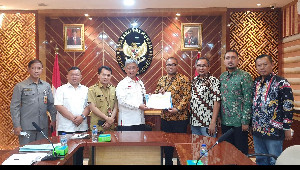 Kolaborasi Masyarakat Sipil Aceh Serahkan Draf Usulan Revisi UUPA Ke Kemenkopolhukam