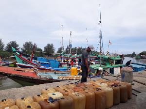 Nelayan Lampulo Minta Pemerintah Perhatikan Nasib Nelayan Kecil