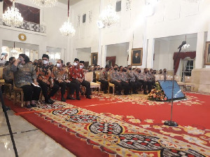 Jokowi Tegaskan Penegakan Hukum Jangan Sampai Dianggap Lemah