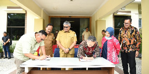 Pemerintah Aceh Terima CSR dari PT BTN Syariah