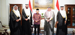 Wapres Terima Kunjungan Menteri Urusan Haji dan Umrah Saudi