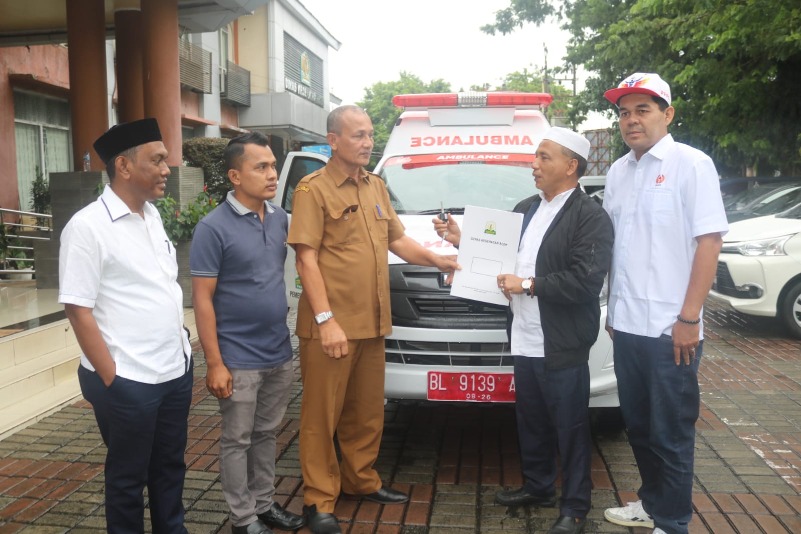 Menuju PON 2024, KONI Aceh Dibekali Mobil Ambulance Baru dari Pemerintah Aceh