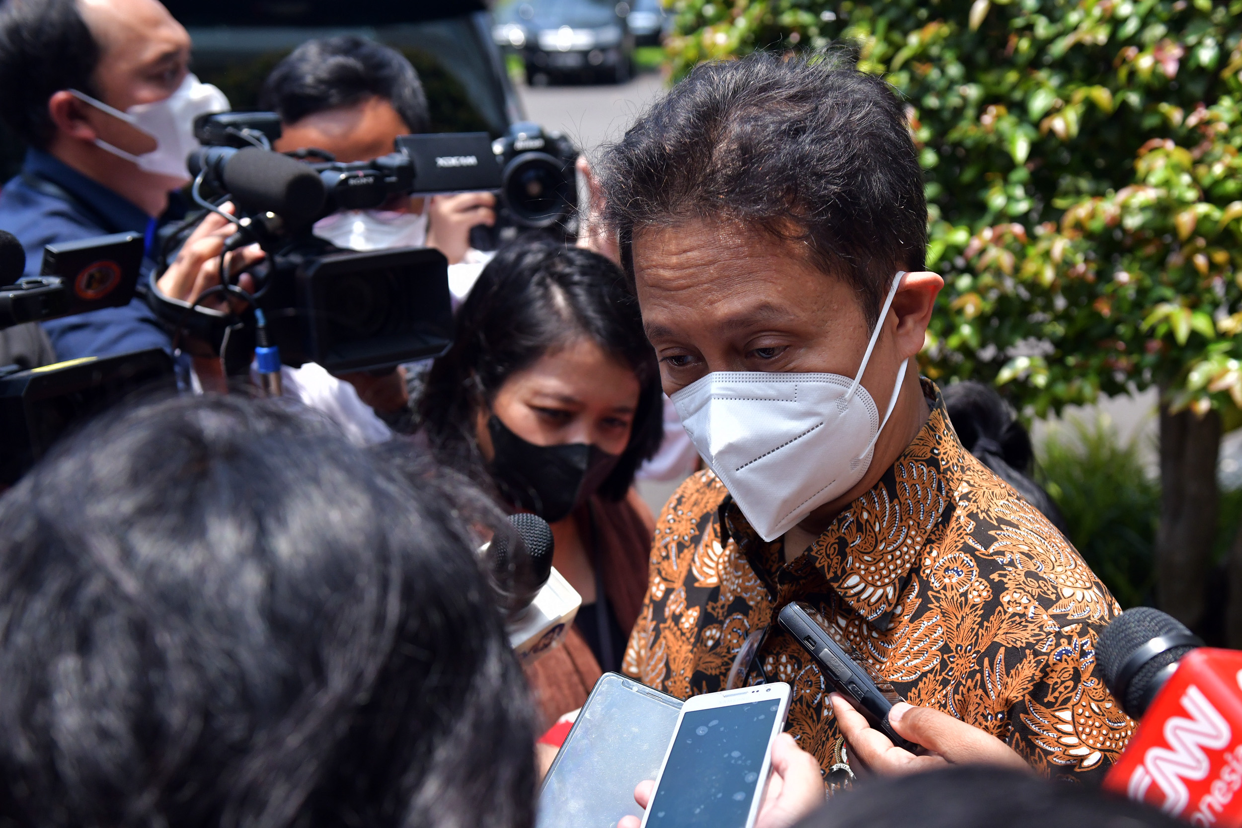 Presiden Jokowi Minta Menkes Konsultasi ke WHO terkait Status Pandemi