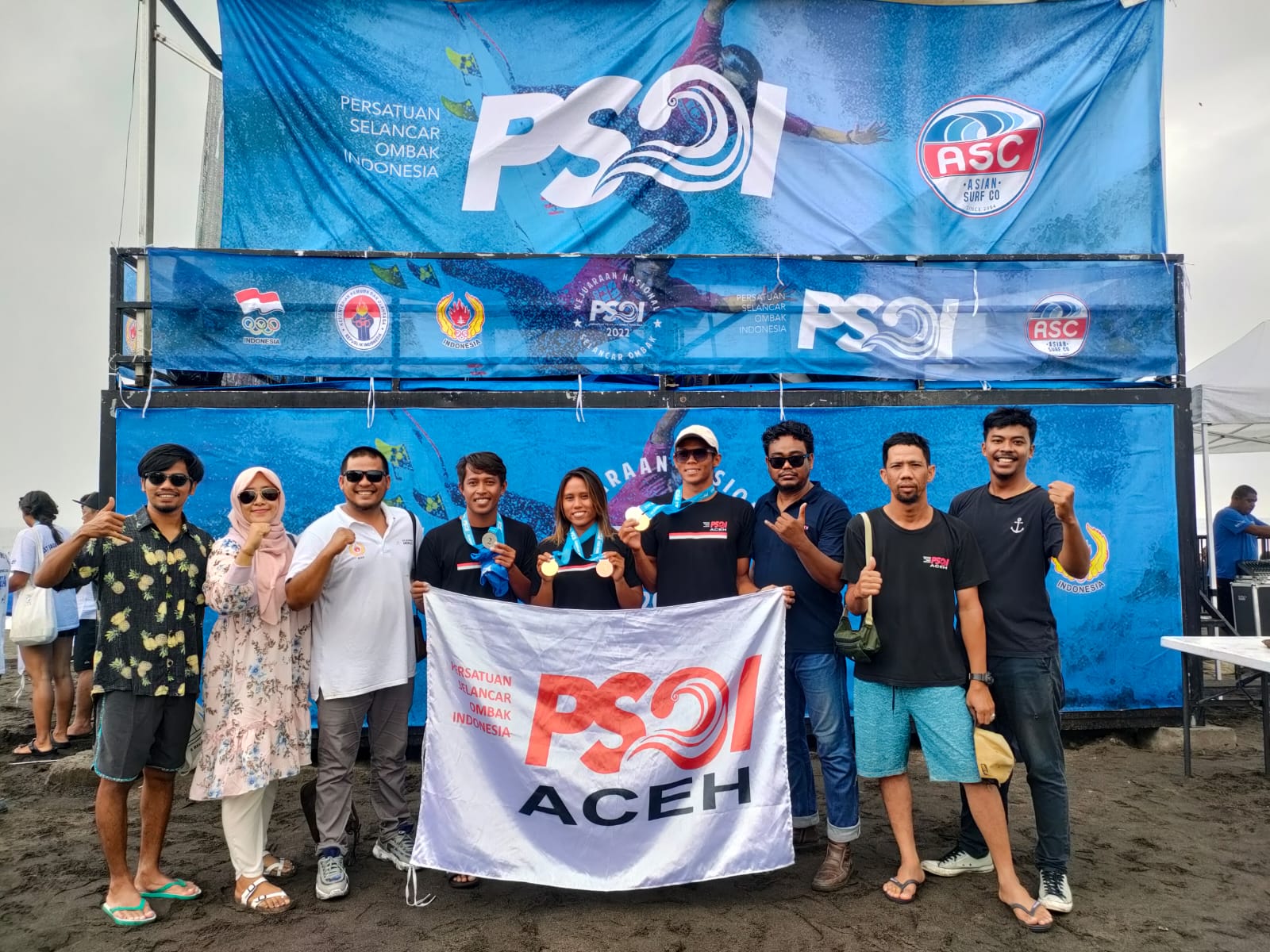 Tim Selancar Ombak Binaan KONI Aceh Juara Umum Kejurnas Bali