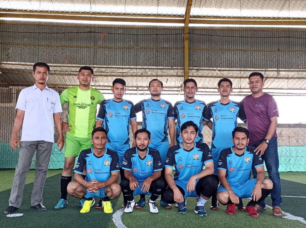 Tim RSUD Pidie Jaya Angkat Trofi Turnamen Futsal HUT HKN ke-58