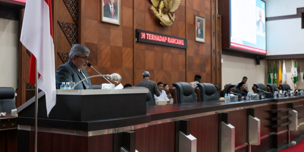 Bustami Sampaikan Tanggapan Gubernur Aceh Atas Pendapat Banggar DPRA