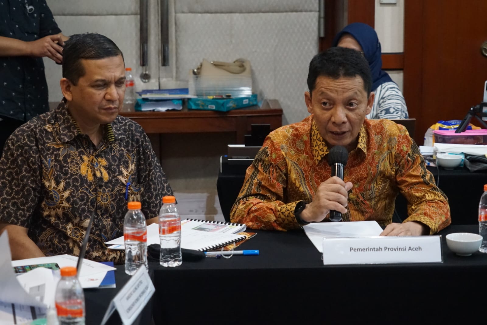 Pj Gubernur Aceh Presentasikan Uji Publik Keterbukaan Informasi