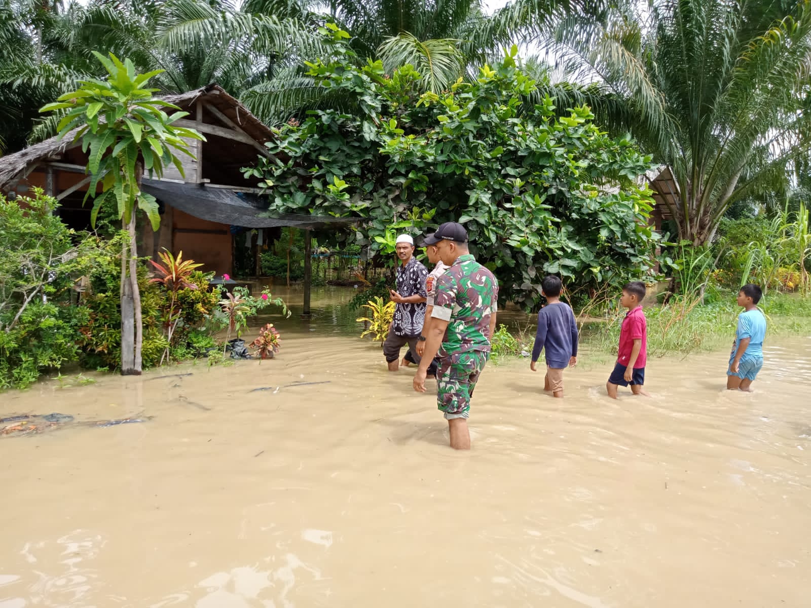 Lima Kabupaten Dilanda Banjir, Polisi Imbau Masyarakat Waspada