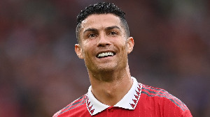 Ronaldo Resmi Tinggalkan Manchester United