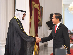 Jokowi Terima Penghargaan Perdamaian Internasional Imam Hasan bin Ali Tahun 2022
