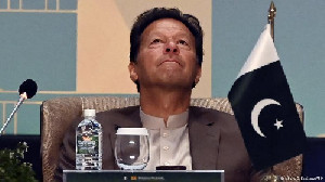 Mantan PM Pakistan Imran Khan Ditembak Saat Pawai Protes