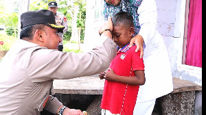 Penderita Bocor Jantung di Bener Meriah Terima Tali Asih dari Kapolda Aceh dan Kapolres