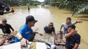 Achmad Marzuki Turun Langsung ke Aceh Tamiang Tinjau Bencana Banjir, Instruksikan SKPA Siapkan Kebutuhan Masyarakat