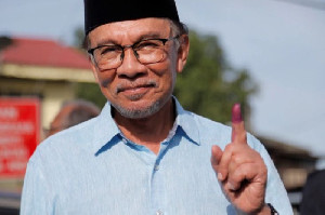 Anwar Ibrahim Klaim Kuasai Parlemen di Pemilu Malaysia