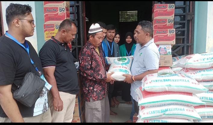 Pemuda Bireuen Peduli Bantu Korban Banjir Aceh Tamiang