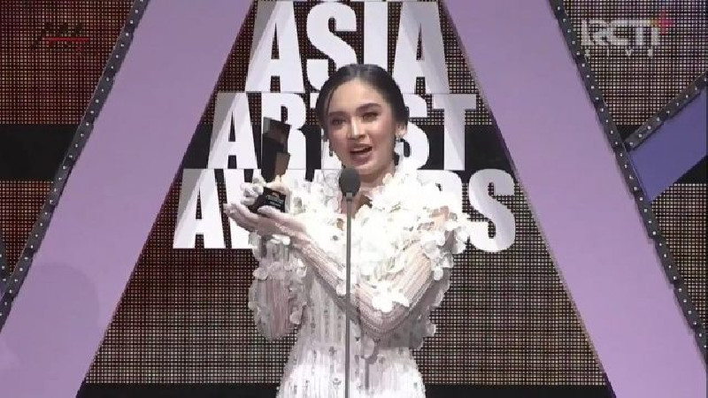 Asia Celebrity di AAA 2022, Lyodra Raih Menangkan Penghargaan