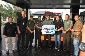 Bantu Pelayanan Kesehatan, BSI Lhokseumawe Serahkan Ambulans ke RS Kesrem TNI