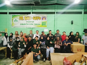 Kunjungi Pabrik Rokok di Aceh Tengah, Senator Abdullah Puteh Disambut Gembira