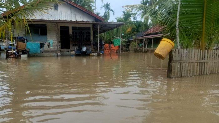 Dinsos Aceh Salurkan 2 Ton Beras untuk Korban Banjir Aceh Utara