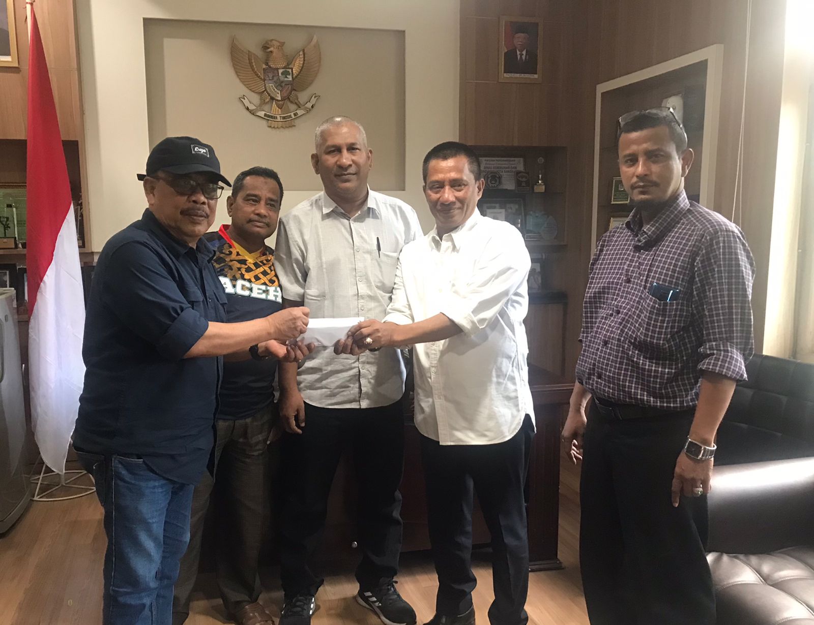 KONI Banda Aceh Beri Bonus Rp20 Juta untuk Anggota PWI Aceh Peraih Emas di Porwanas 2022