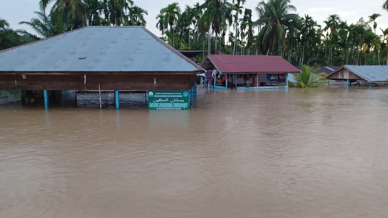 Tanggul Jebol Kabupaten Aceh Utara Terendam Banjir, Air Mencapai 3 Meter
