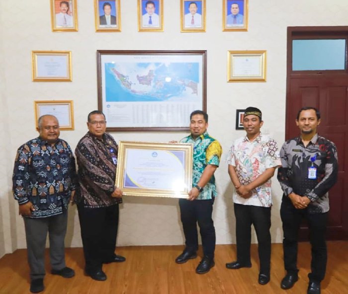 Pemerintah Aceh Besar Terima Penghargaan dari Balai Bahasa Provinsi Aceh