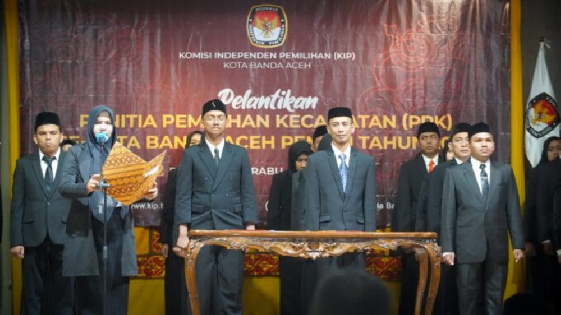 Lantik 45 Orang PPK, Ini Pesan Ketua KIP Kota Banda Aceh