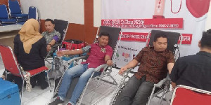 25 Kantong Darah Didonorkan ASN Diskop dan UKM Aceh