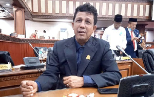 Nek Tu Anggota DPRA Pertanyakan Nasib Bendera Aceh Sudah 10 Tahun Tak Jelas