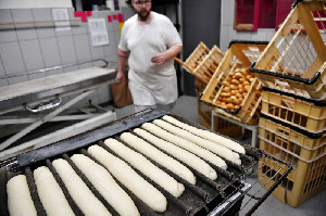 Harga Listrik Melonjak, Pembuat Roti Prancis Terpaksa Tutup Toko atau Naikkan Harga Baguette