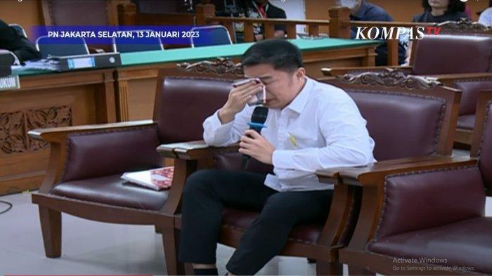 Arif Rachman Menangis di Persidangan, Takut dengan Ferdy Sambo