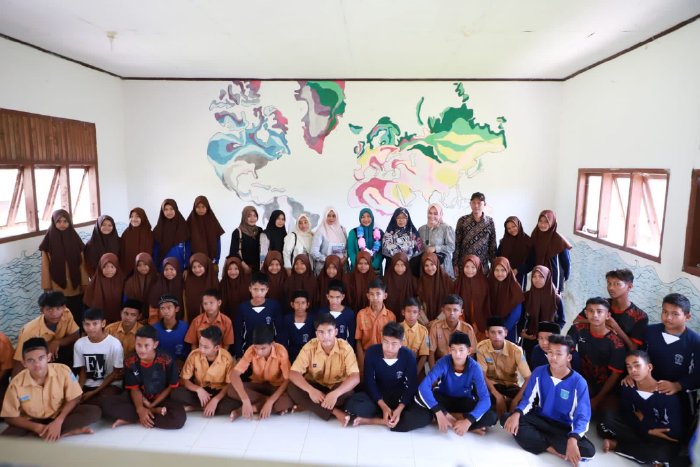 Bunda PAUD Aceh Besar Ajak Siswa SMP 1 Pulo Aceh Gunakan Sosmed untuk Promosi Daerah