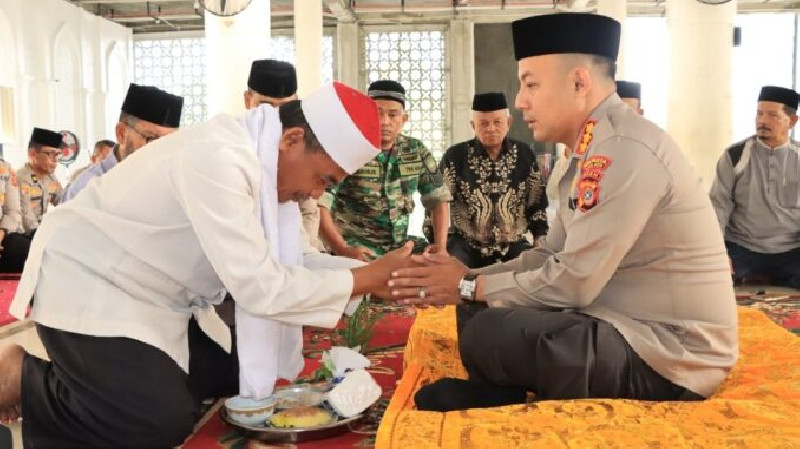 Kapolresta Banda Aceh yang Baru Dipeusijuek