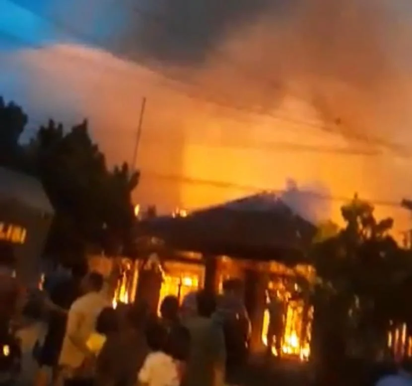 Rumah Dinas Kapolda Papua Terbakar, Polisi Sebut Ada Ledakan