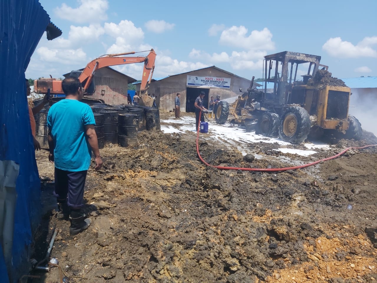 Selang Hidrolik Bocor, Dua Alat Berat Terbakar di Aceh Timur