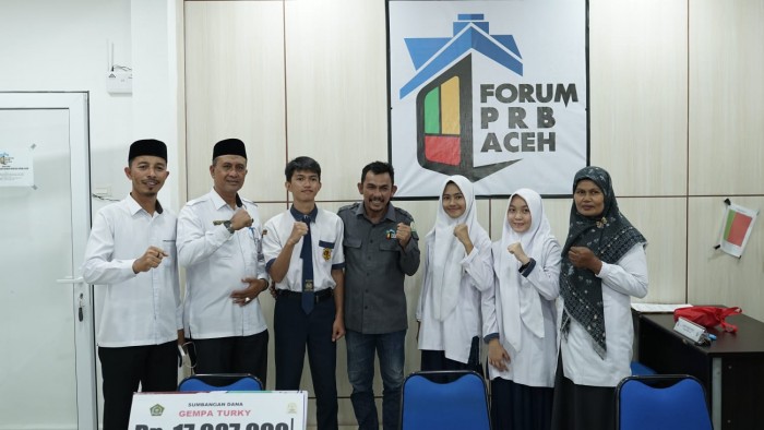 Siswa MTsN Model Banda Aceh Galang Dana Gempa Turki