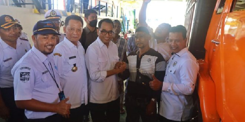 Pj Gubernur Aceh Dampingi Menhub Tinjau Pelabuhan Penyeberangan Ulee Lheue