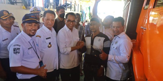 Penjabat Gubernur Dampingi Menteri Perhubungan Tinjau Pelabuhan Ulee Lheue