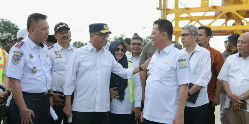Pj Gubernur Aceh Dampingi Menhub Tinjau Kesiapan Pelabuhan PT PIM