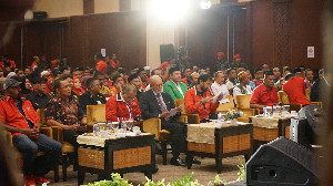 Wali Nanggroe Resmi Tutup Mubes Ke III Partai Aceh, Begini Respon Pon Yaya