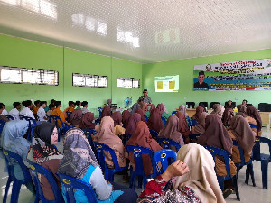 Pemuda Aceh Jaya Motivasi Siswa Lanjutkan Pendidikan Tinggi