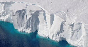 Laporan: Es Antartika Mencair Dapat Berdampak Buruk Pada Iklim