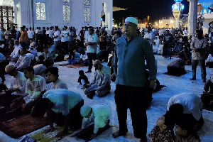 Tarawih Malam Pertama di Masjid Baiturrahman Banda Aceh