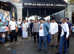 Pj Bupati Aceh Besar Pantau Kebersihan dan Ketertiban Pasar Induk Lambaro