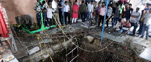 35 Mayat Ditemukan di Sumur Setelah Reruntuhan di Kuil India