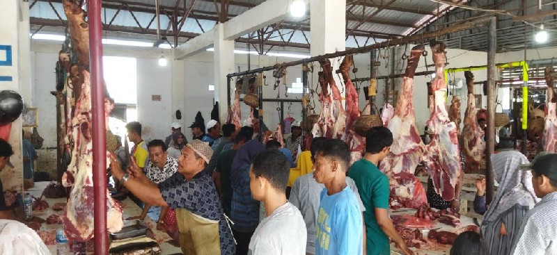 Harga Daging Meugang di Pasar Al Mahirah Lamdingin Rp170-180 Ribu per Kg