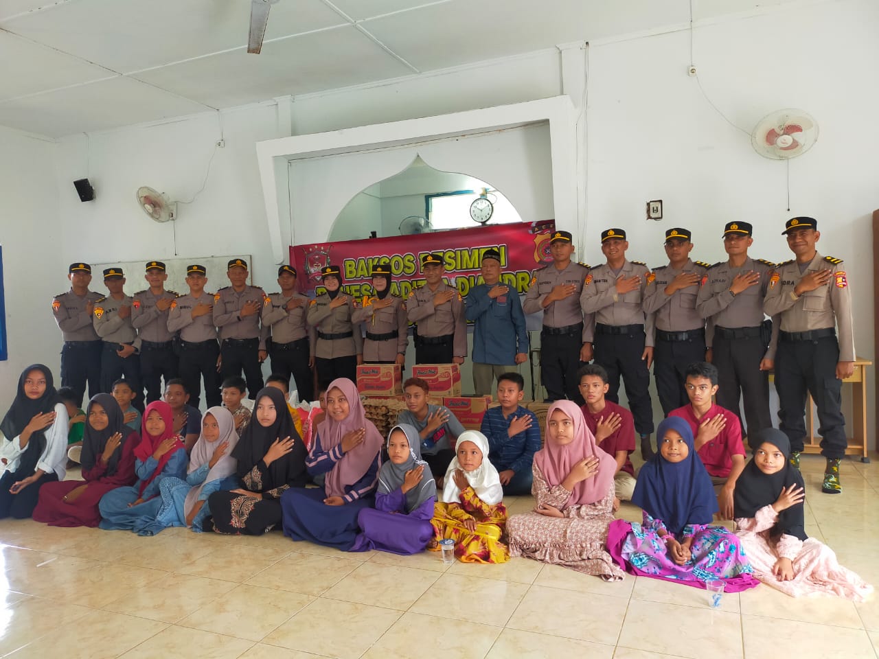 Sebagai Bentuk Syukur, Siswa SIP 52 Polda Aceh Salurkan Bantuan Untuk Anak Yatim