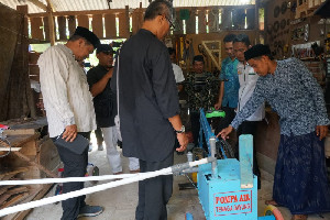 Warga Aceh Besar Ciptakan Alat Pompa Air Tenaga Dayung dari Barang Bekas
