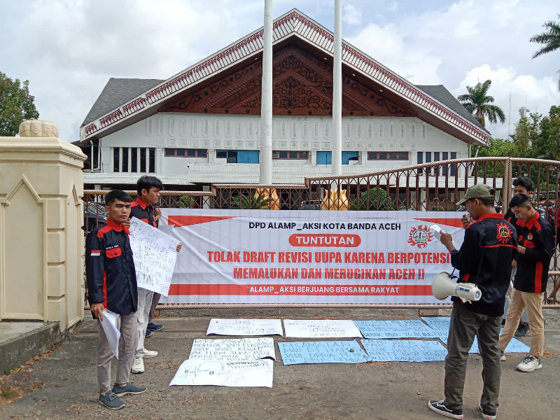 Demo Tolak Draft UUPA Versi DPRA, Elemen Mahasiswa Aceh Desak Kaji Ulang